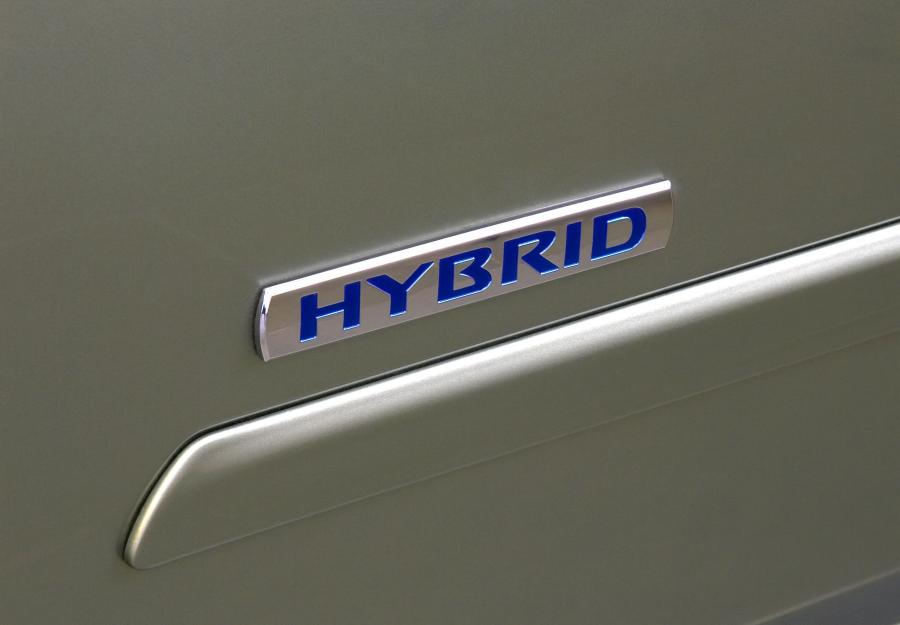 Логотип Nissan Altima Hybrid (L32) 2007 года  (фото 4 из 13)